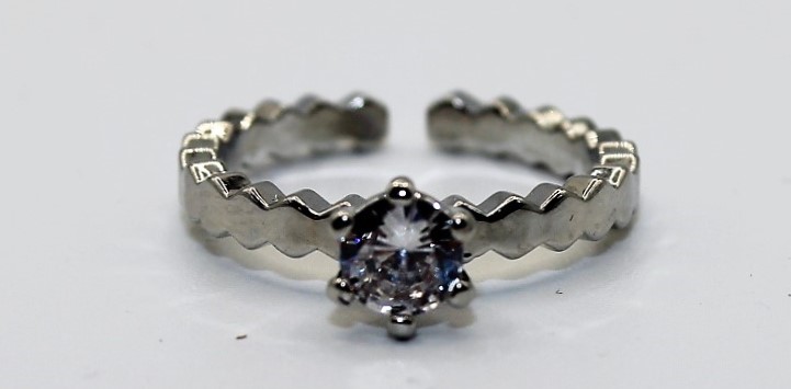 Ring met aansluitende bolletjes en kristal - Afbeelding 2
