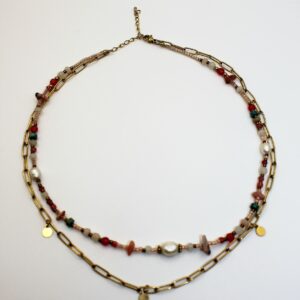 Ketting met kralen en een met schakels, bedels in goud